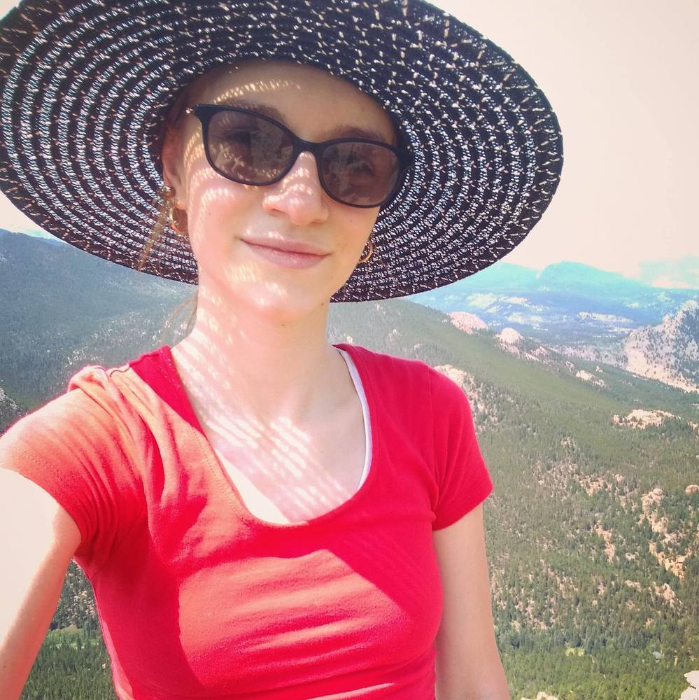 Meet your Posher, Cynthia